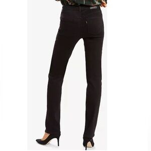 NWT Levi’s Classic Straight Jeans Stretch Mid Rise New 18W Short or 22W or 24W